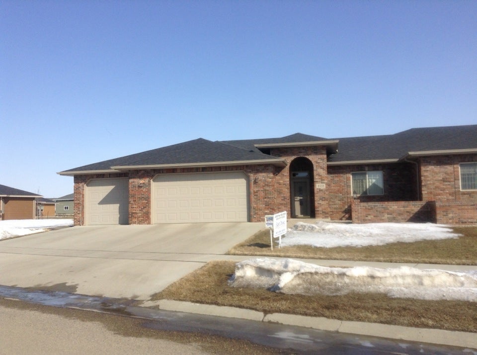 611 6th St, Brookings, SD, Office & Desk Space