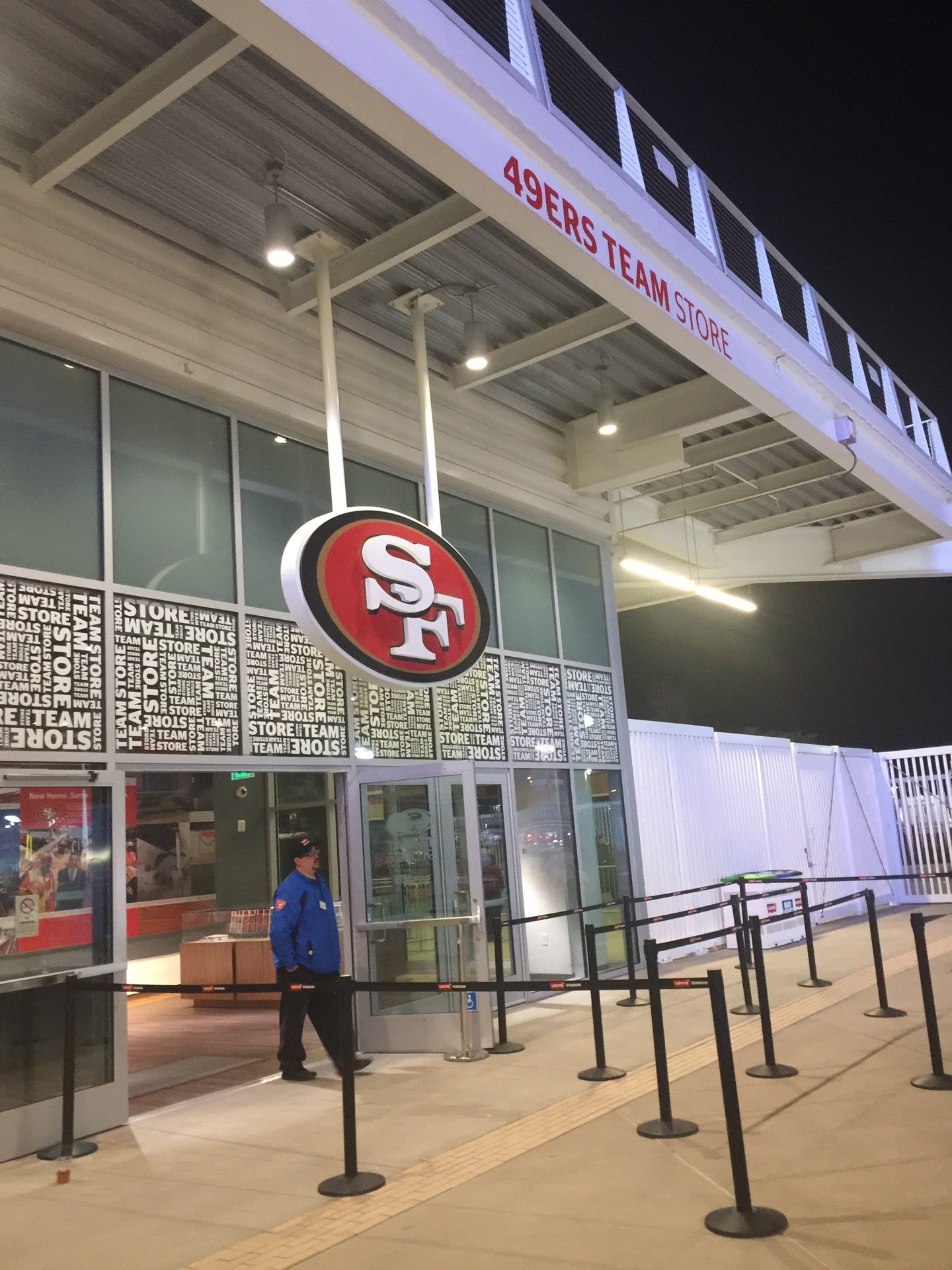 49ers Team Store Presented by Visa, 4900 Marie P. DeBartolo Way