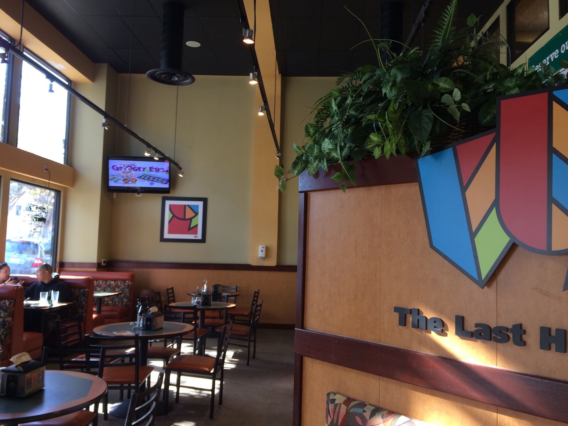 Round Table Grand Ave Oakland Ca Matttroy