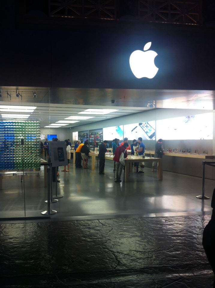 Apple Store in the Caesars Forum Shops in Las Vegas