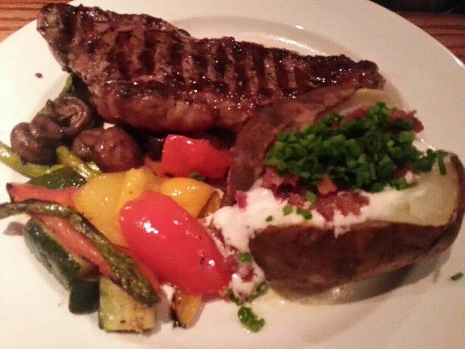 The Keg Steakhouse + Bar, 60 Estate Dr, Scarborough, ON, Eating places