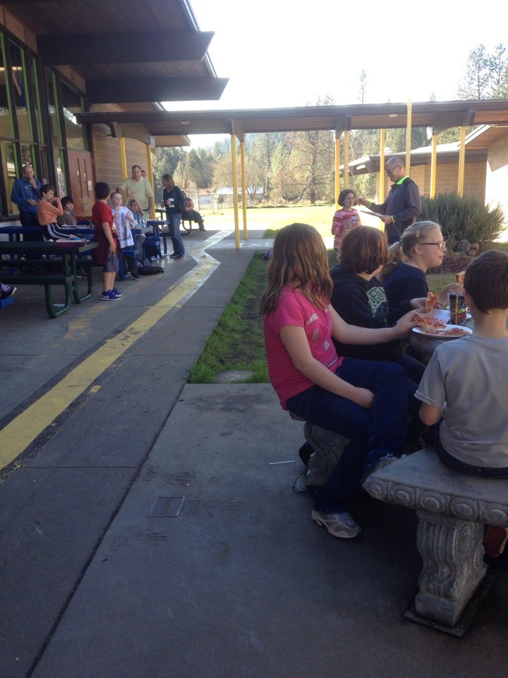 Hidden Valley High School, 651 Murphy Creek Rd, Grants Pass, OR