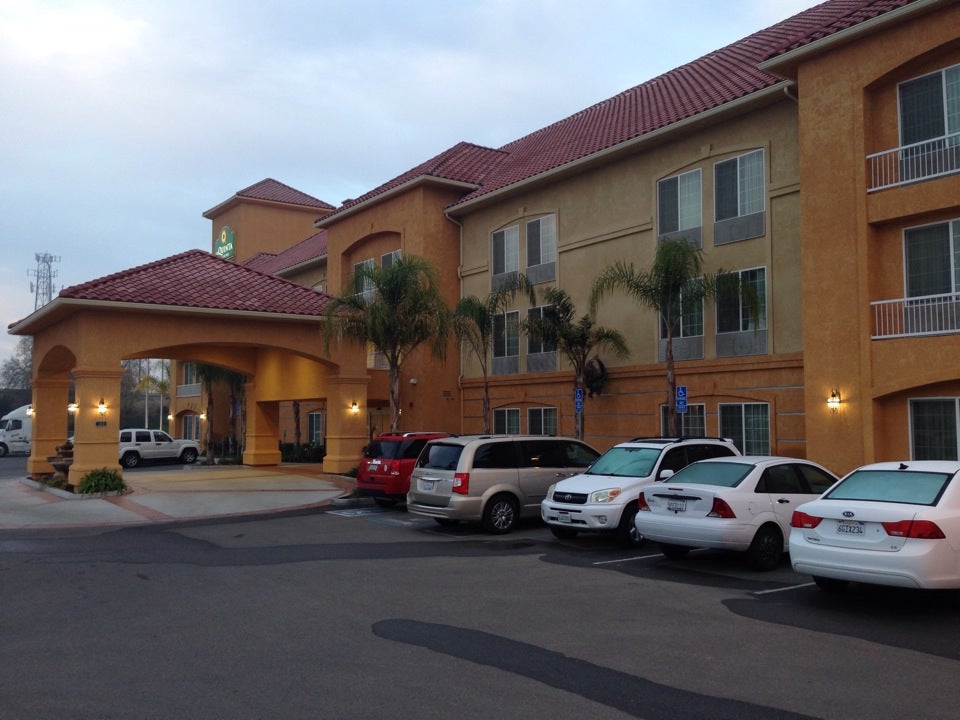 La Quinta Inn & Suites By Wyndham Fowler, 190 N 10th St, Fowler, CA