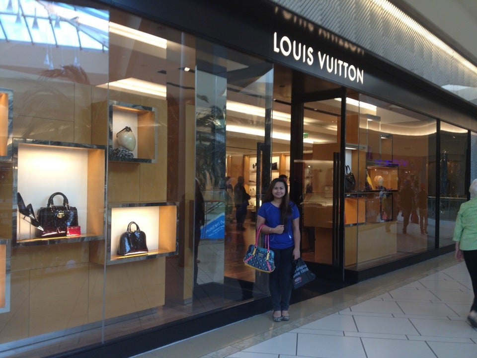 Louis Vuitton Tampa Bay In Tampa, Fl 33607