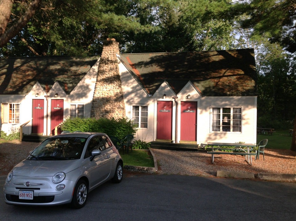 Gilcrest Cottages & Motel, 2378 US Route 3, Thornton, NH, Hotels