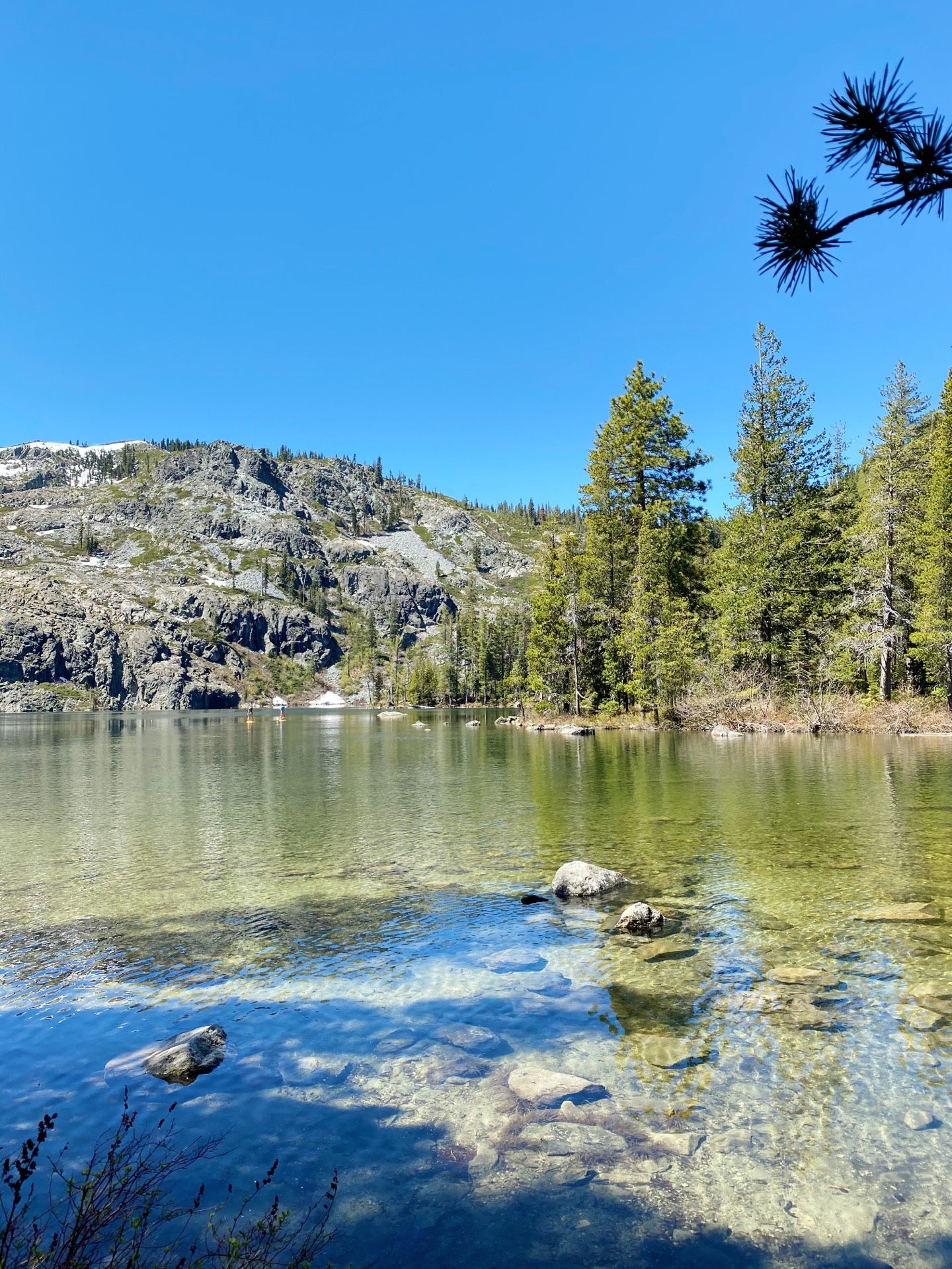 Wagon Creek Pedestrian Bridge, Lake Siskiyou, Mount Shasta, CA ...