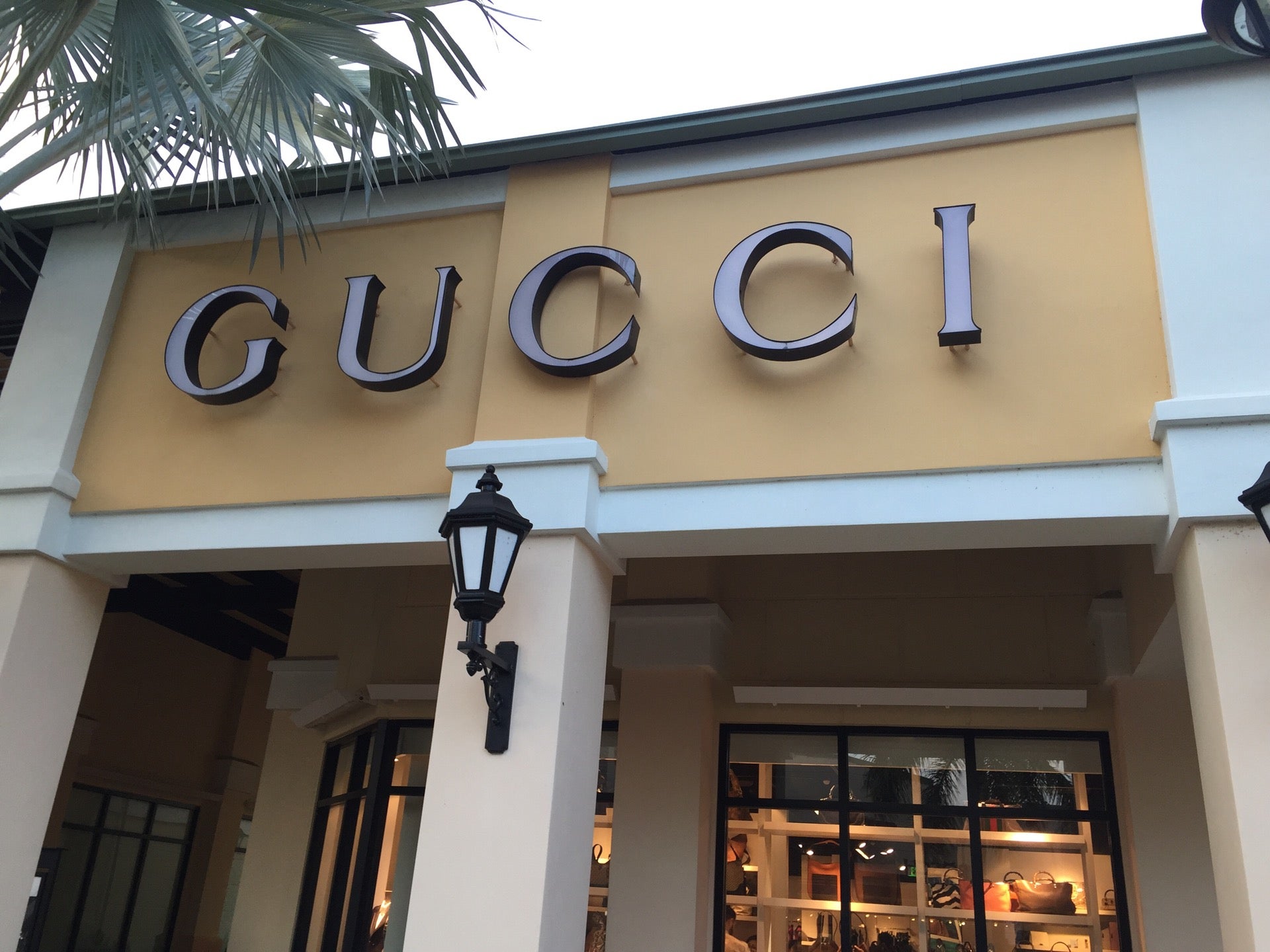 GUCCI OUTLET - Quanto custa uma Gucci no Outlet em Orlando 