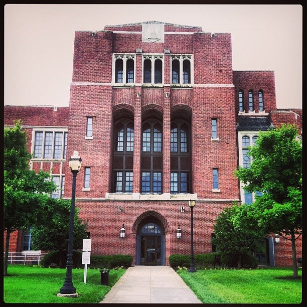 Johns Hopkins University, 1101 E 33rd St, Baltimore, MD, Parking
