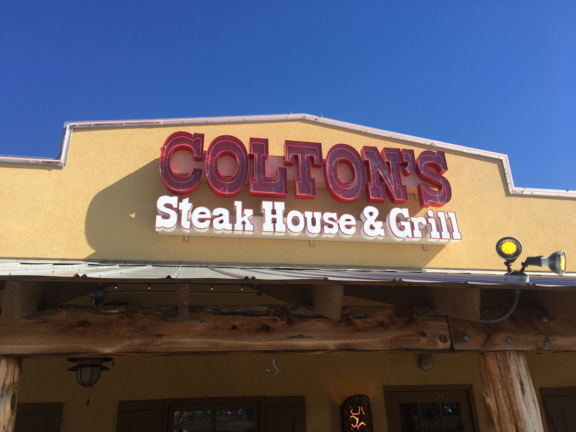 Colton's Steak House & Grill, 318 Marshall Dr, Saint Robert, MO