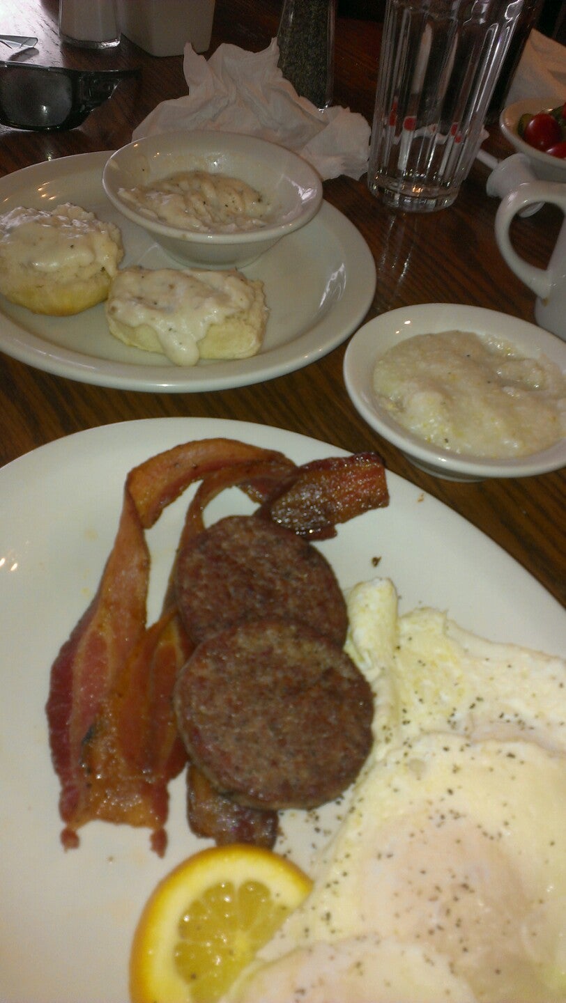 Cracker Barrel Old Country Store, 4984 Kaybee Dr, Gas City, IN