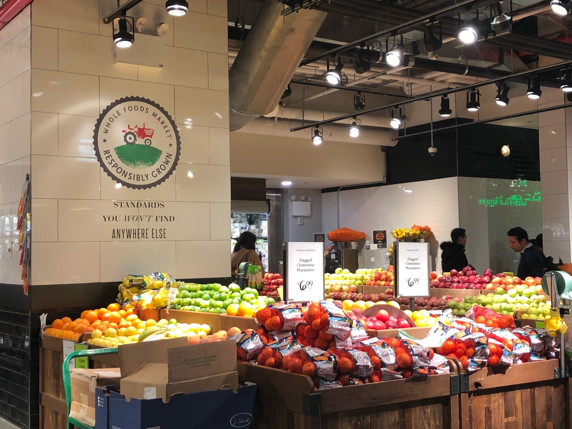 WHOLE FOODS MARKET, New York City - 1095 Avenue of the Americas