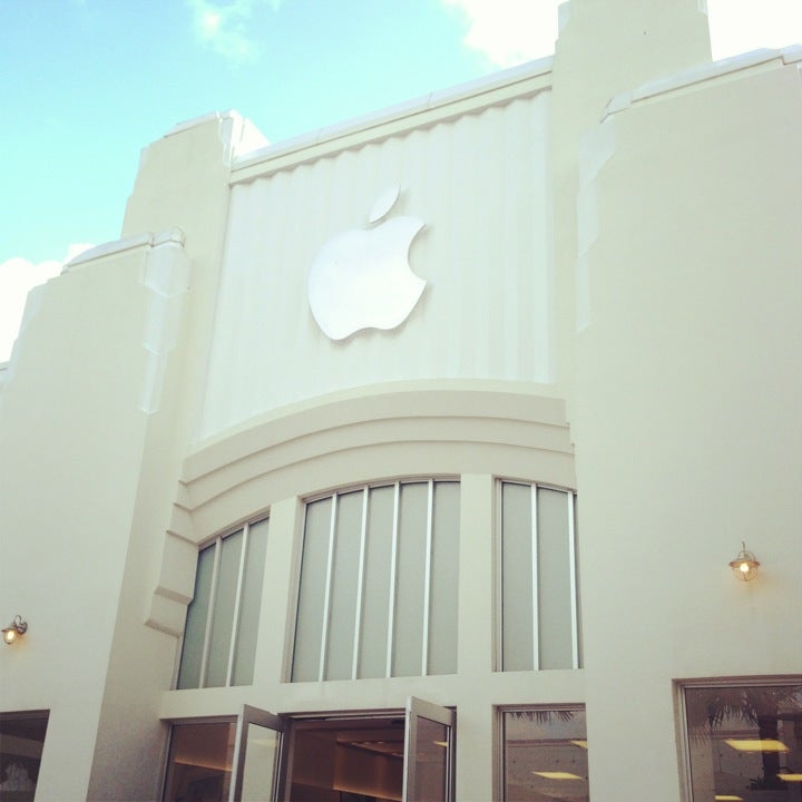 Apple Store, Lincoln Road Miami Beach, FL USA  Apple store, South beach  miami, Lincoln road