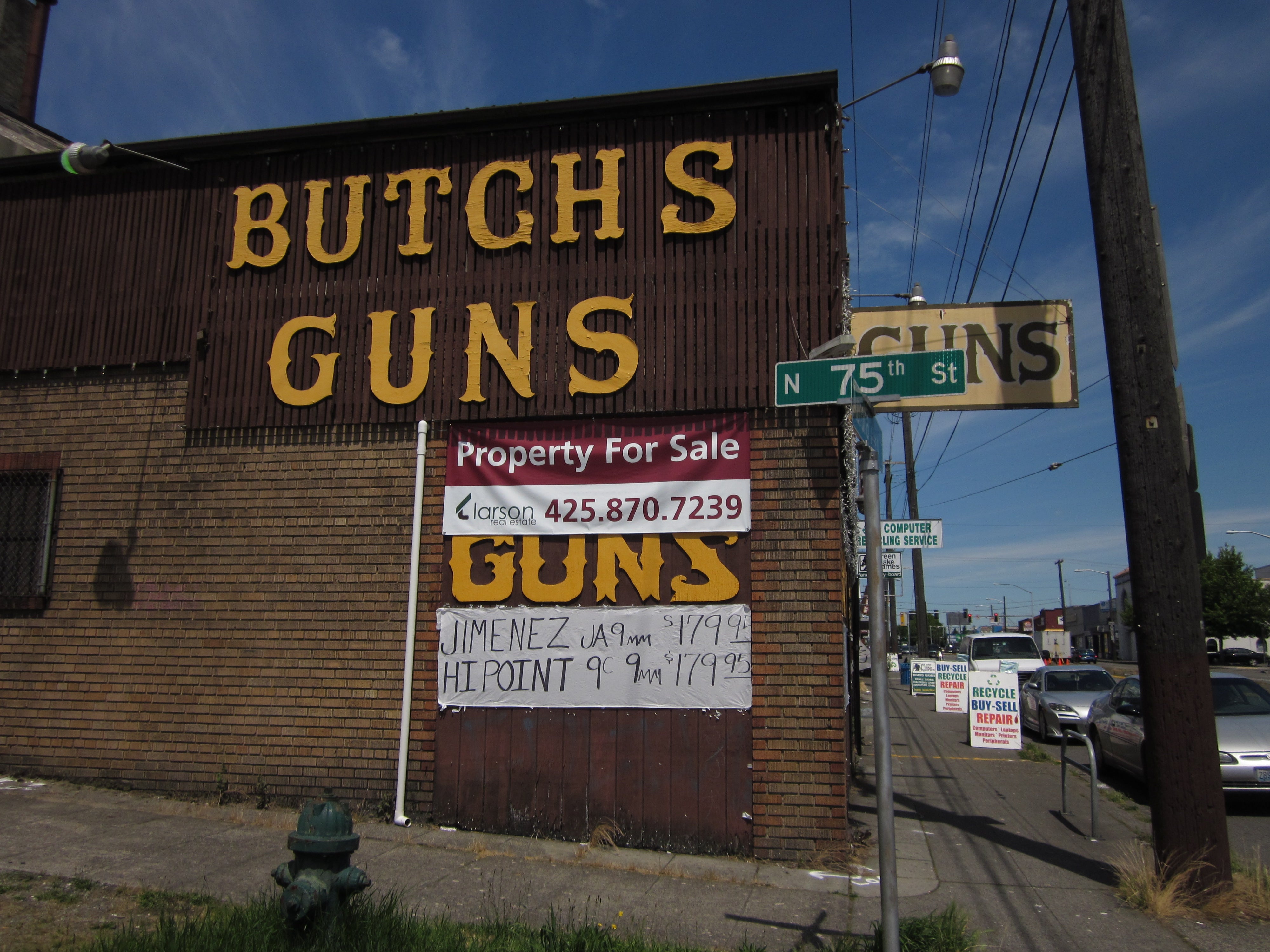 Butch S Gun Shop 7503 Aurora Ave N Seattle WA 98103 US MapQuest   6fx6jjlOUS88wCZOhN9mLo EIikqI O 3TtjP6ww4 G 