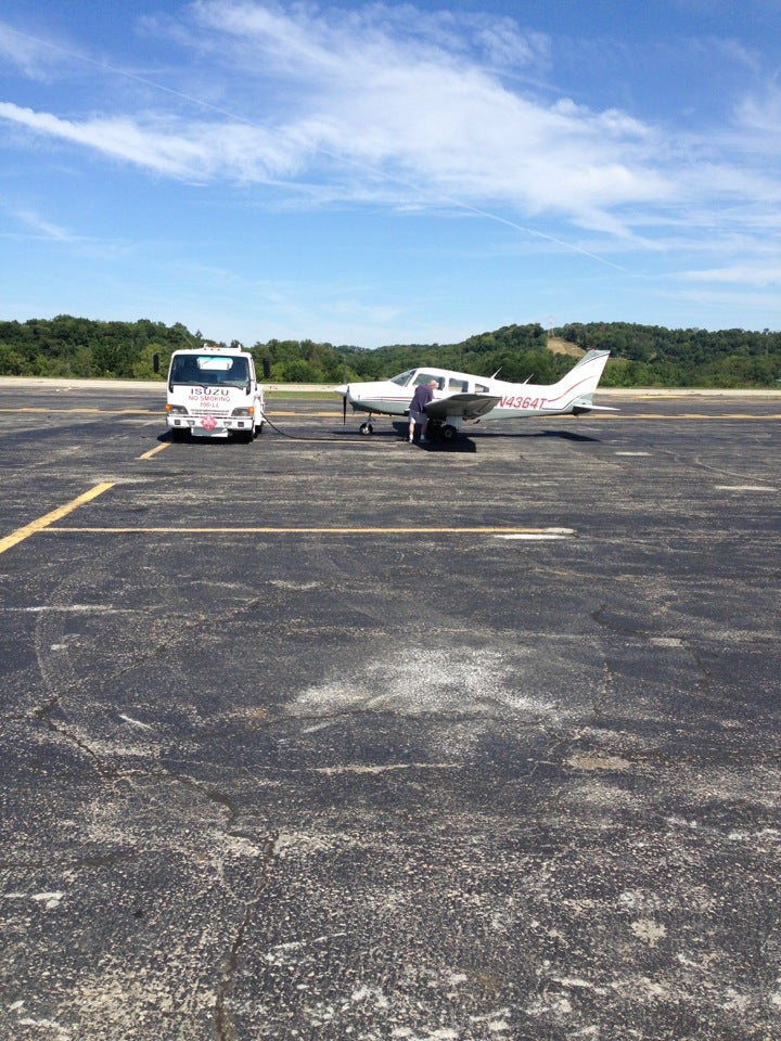 Washington County Airport, 205 Airport Rd, South Franklin Twp