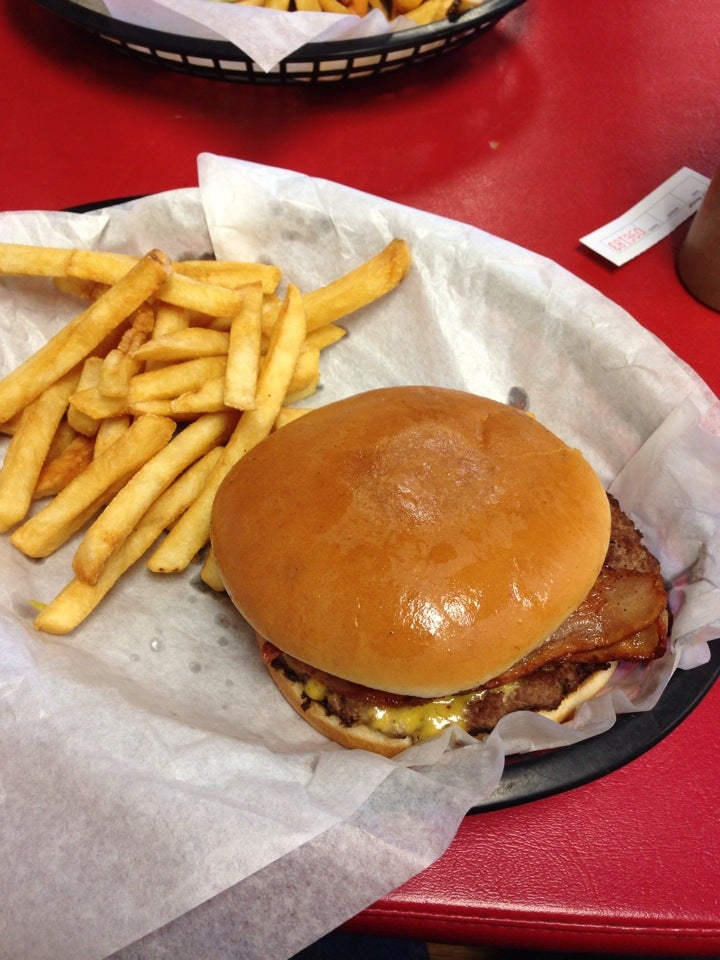 PAPA BURGERS - 10100 N Lp, Socorro, Texas - Burgers