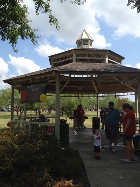 Clifford E. "Bill" Hall Park, 2200 Crater Lake Ct, Carrollton, TX