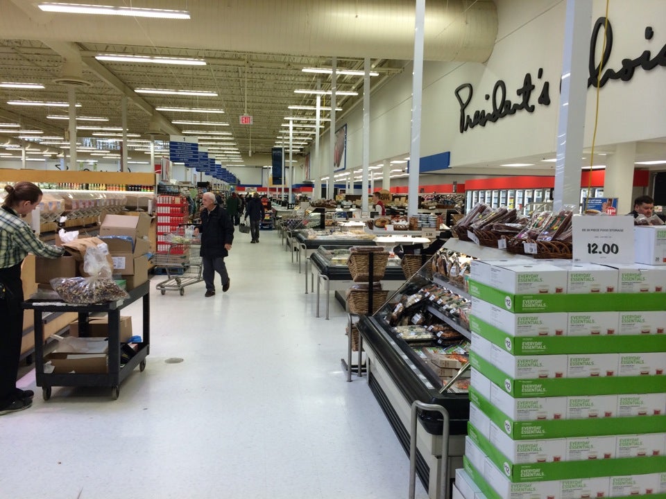 Real Canadian Superstore, 550 Kenaston Blvd, Winnipeg, MB R3N 2A1, CA