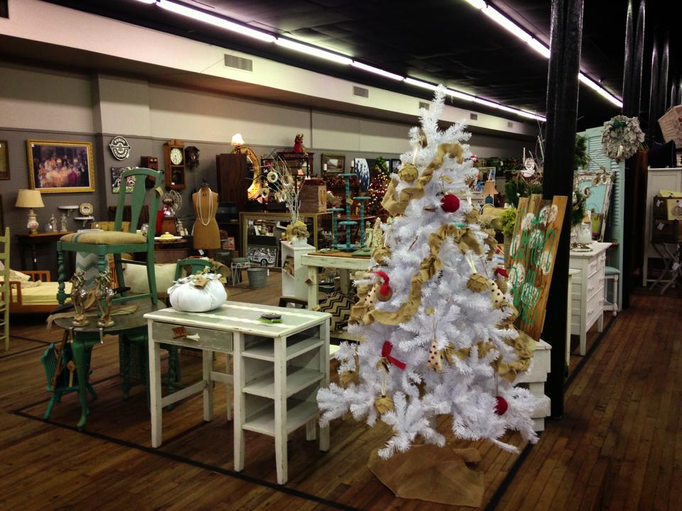 Gadsden Variety Antique Mall, 422 Broad St, Gadsden, AL, Shopping