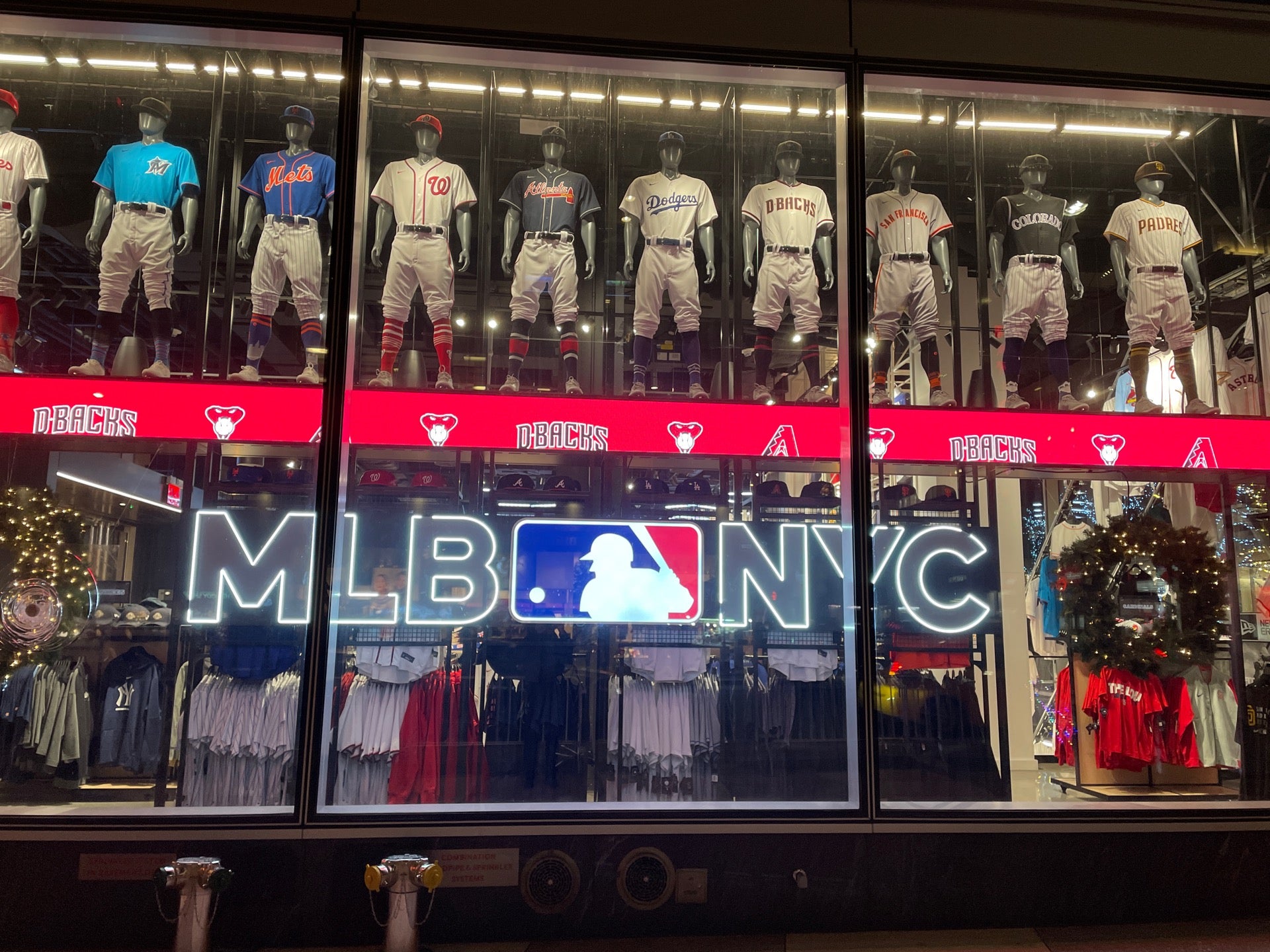 MLB NYC - 56 Photos & 26 Reviews - 1271 Avenue of the Americas, New York, New  York - Sports Wear - Phone Number - Yelp
