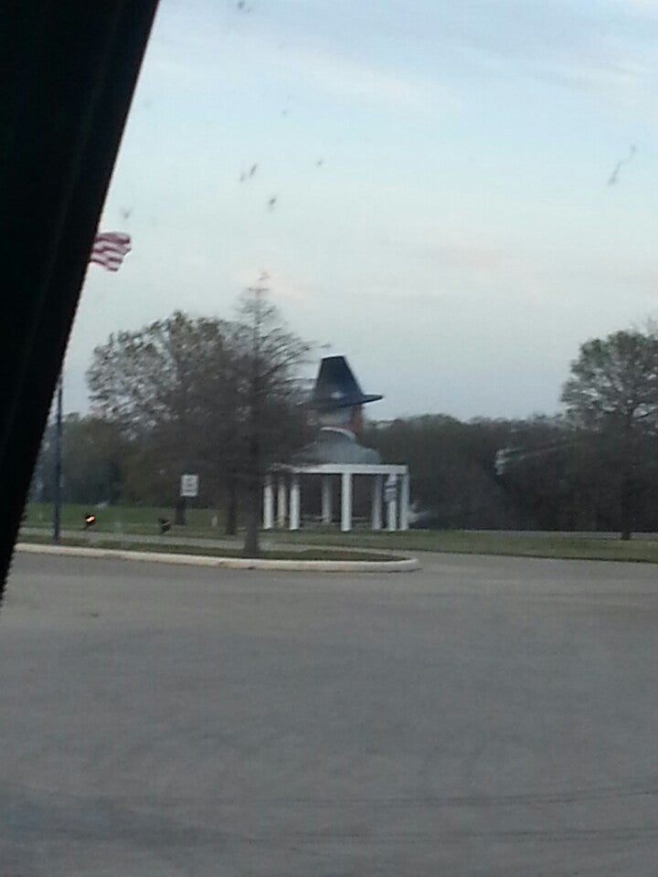 Bo Pilgrim's Giant Head, US271, Pittsburg, TX MapQuest