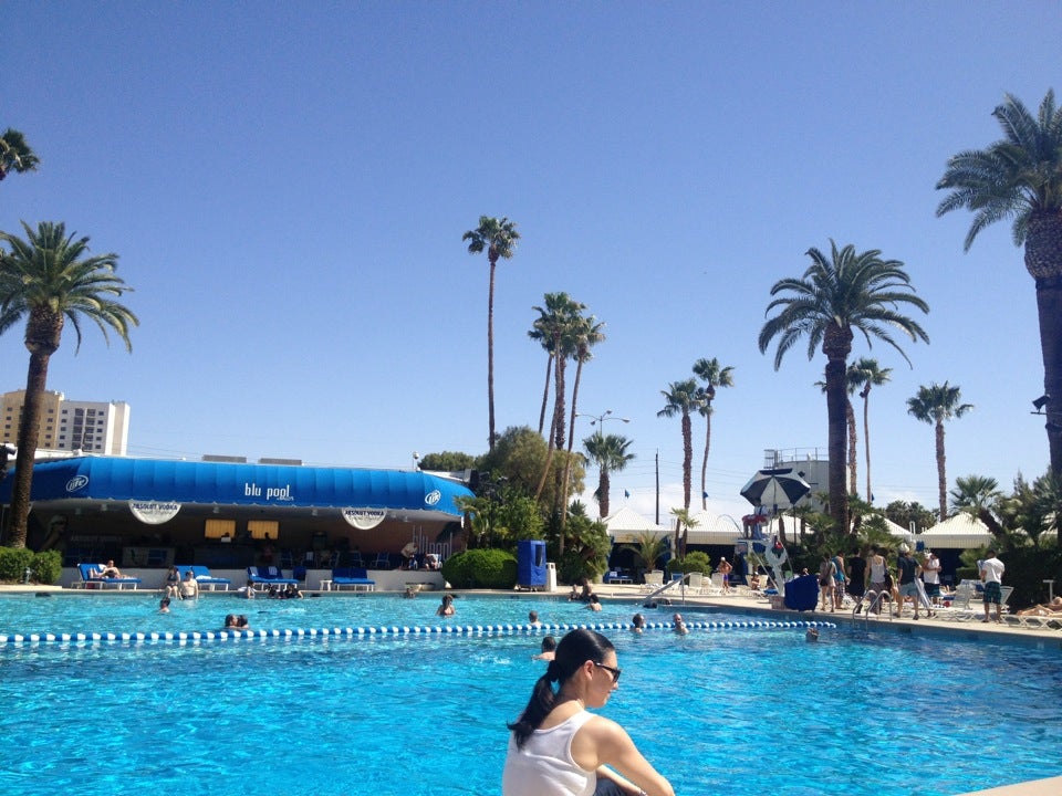 BALLY'S LAS VEGAS POOL, BLU POOL