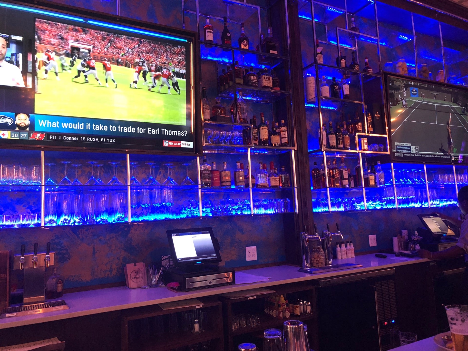 Avola Kitchen + Bar, 625 N Morehall Rd, Malvern, PA, Cocktail Lounges