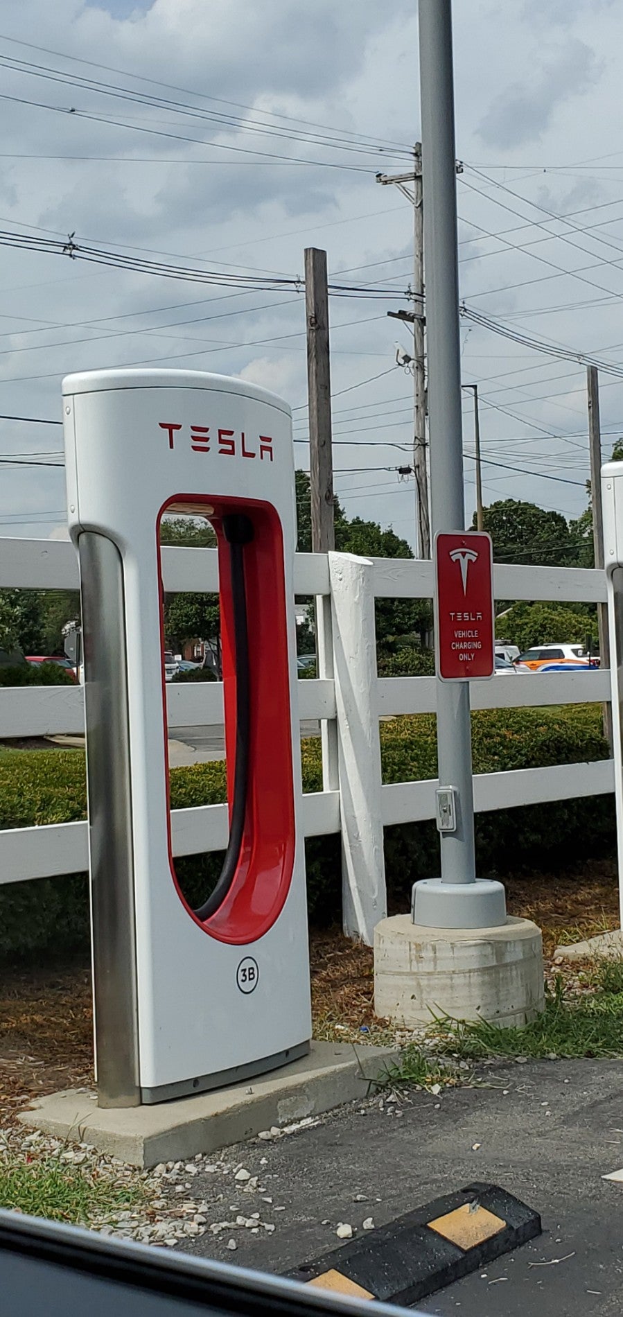 Tesla Supercharger, 2120 Gardiner Ln, Louisville, KY, Electric Charging