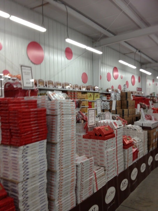 Russell Stover Chocolates, 950 Industrial Dr, Wildwood, FL, Eating