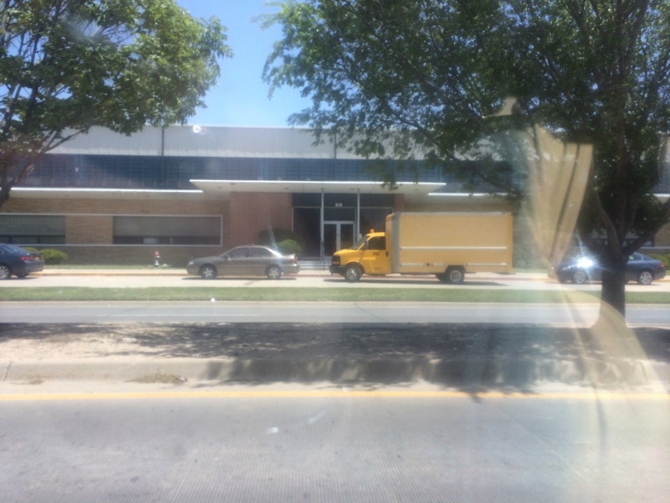 Douglas & b, N b Rd, Wichita, KS, Transportation Services MapQuest