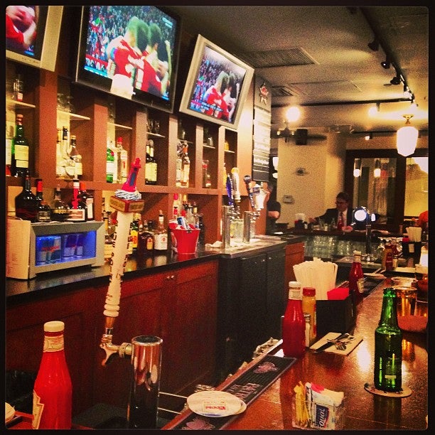 Rowland's Bar & Grill, 151 W 34th St, New York, NY MapQuest