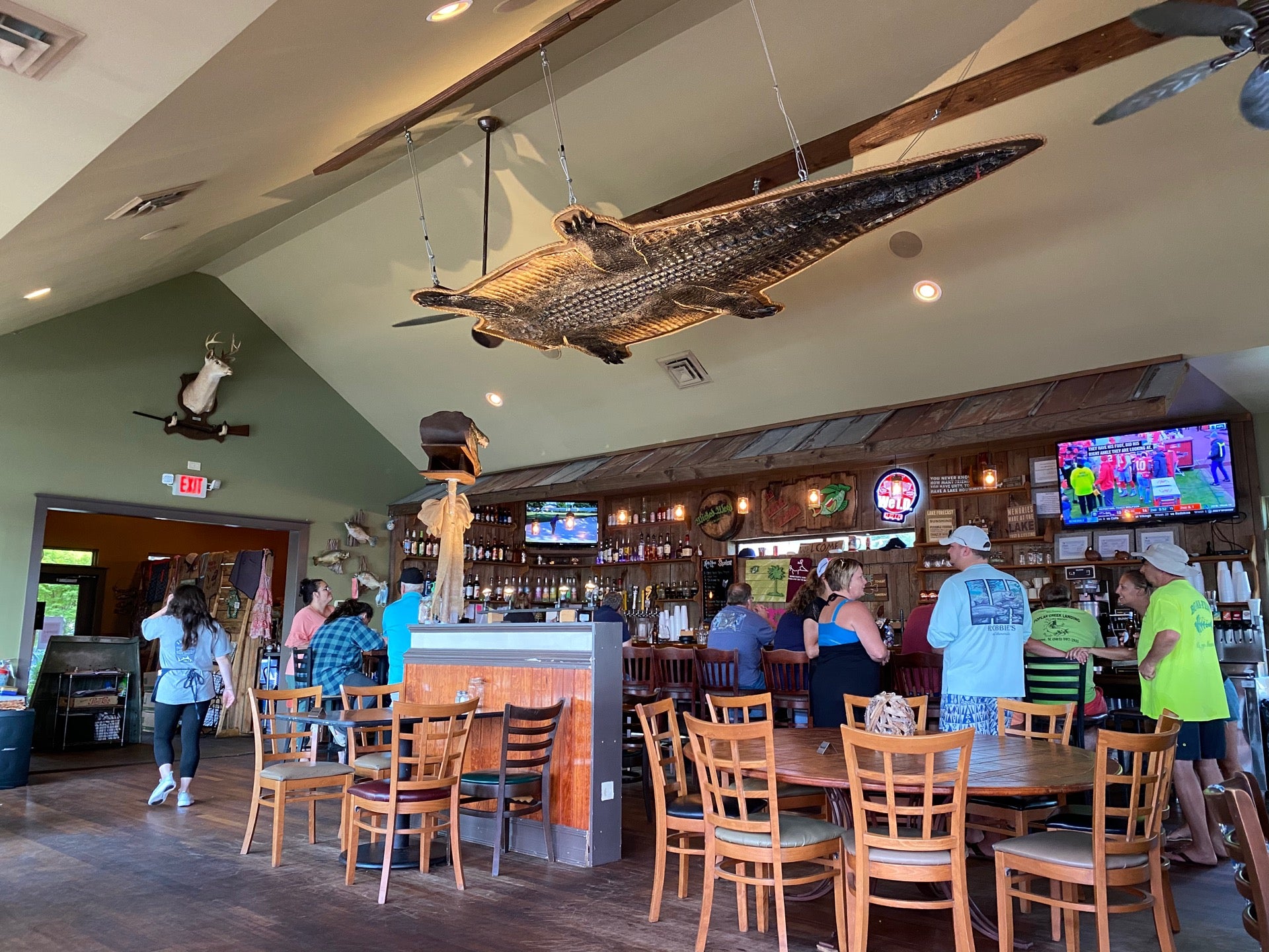 Lake House, 5321 Dingle Pond Rd, Summerton, SC, Eating places MapQuest