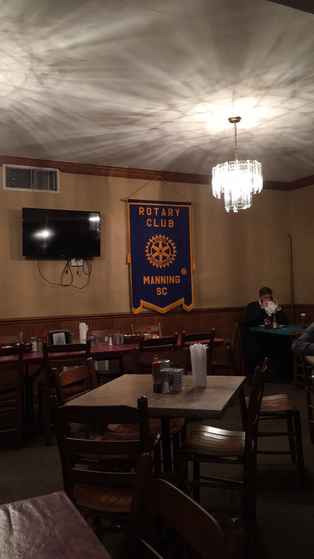 Manning Restaurant, 476 N Brooks St, Manning, SC, Family restaurants