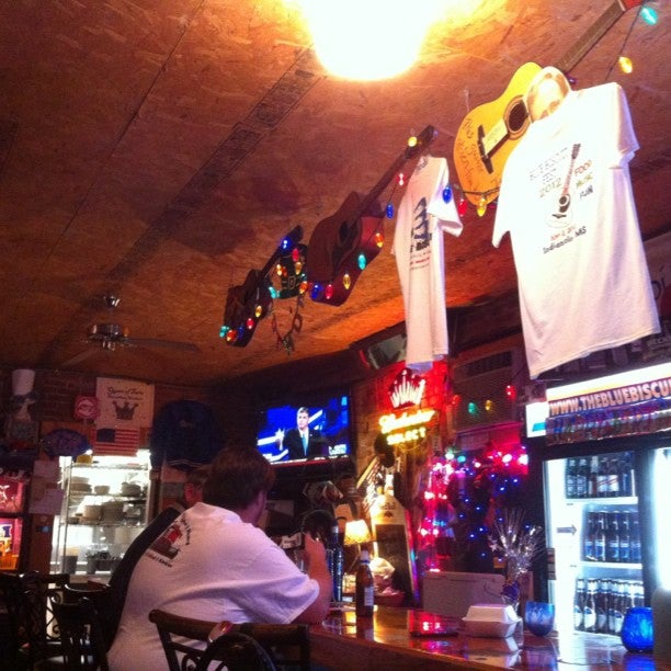 The Blue Biscuit & Blue Biscuit Bungalows, 501 Second St, Indianola, MS