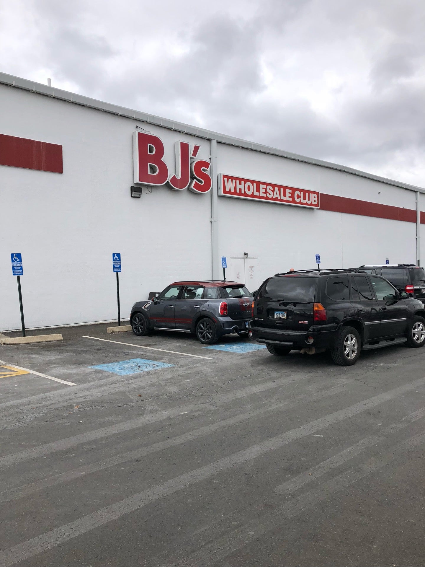 BJ's Wholesale Club, 555 Universal Dr N, North Haven, CT, Gas Stations -  MapQuest