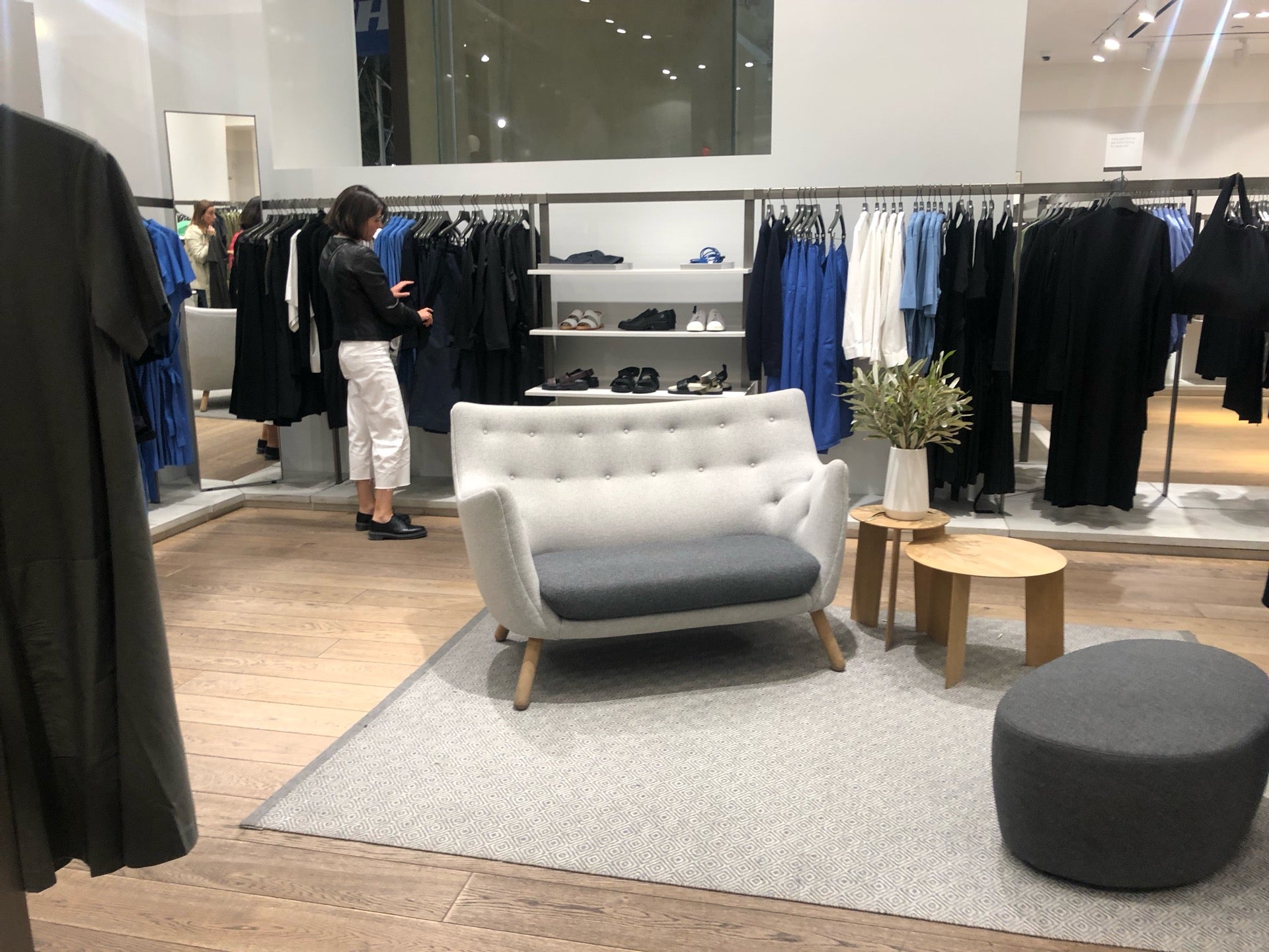 Cos, 505 5th Ave, New York, NY, Clothing Retail - MapQuest