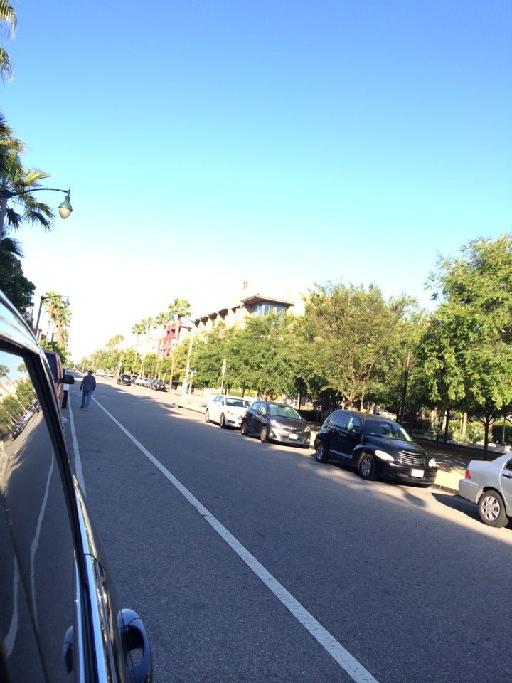 The Coffee Bean & Tea Leaf, 13020 Pacific Promenade, 9, Playa Vista