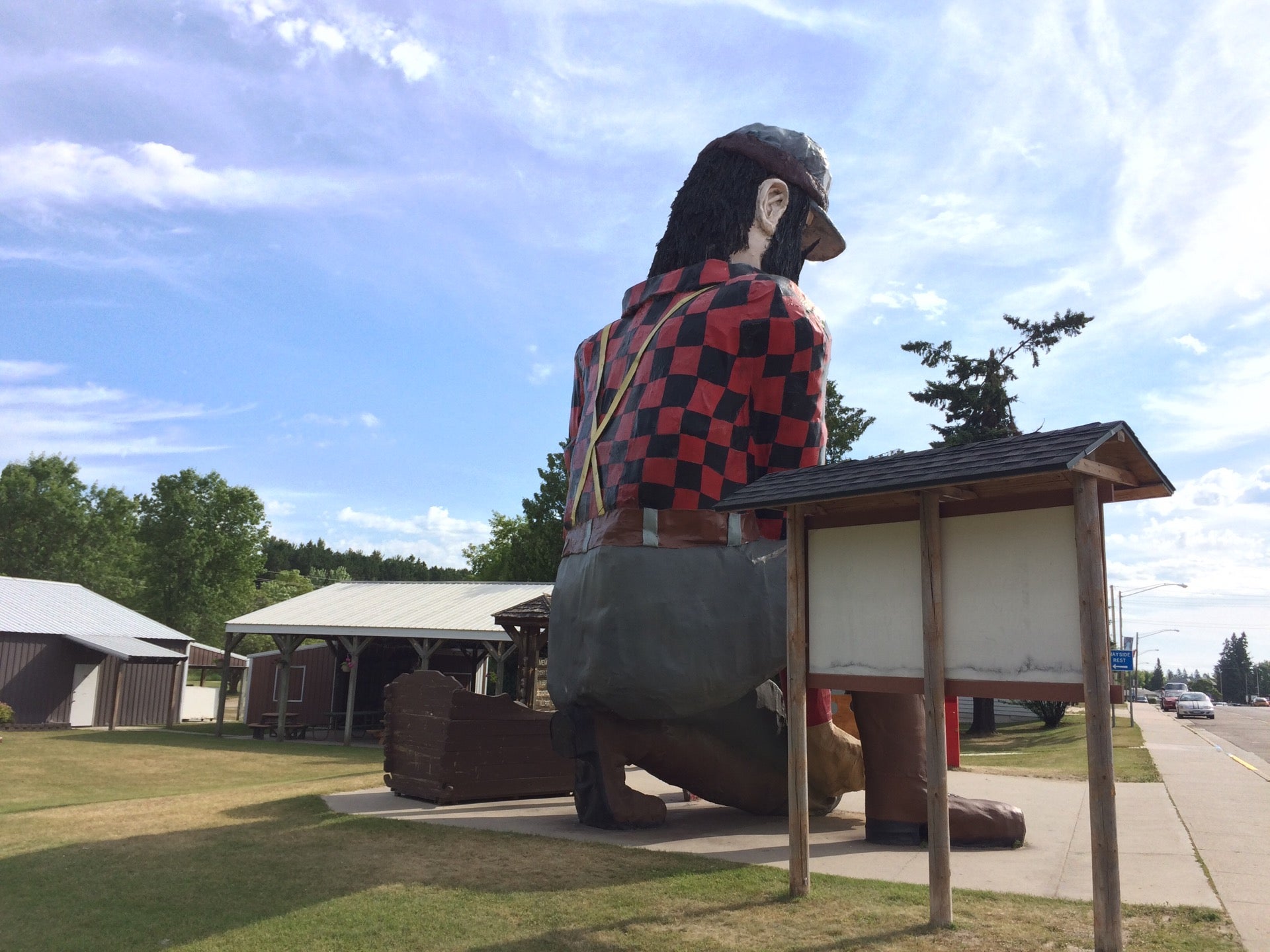 World's Largest Paul Bunyan Statue, Broadway St E & Hulet Ave Sw