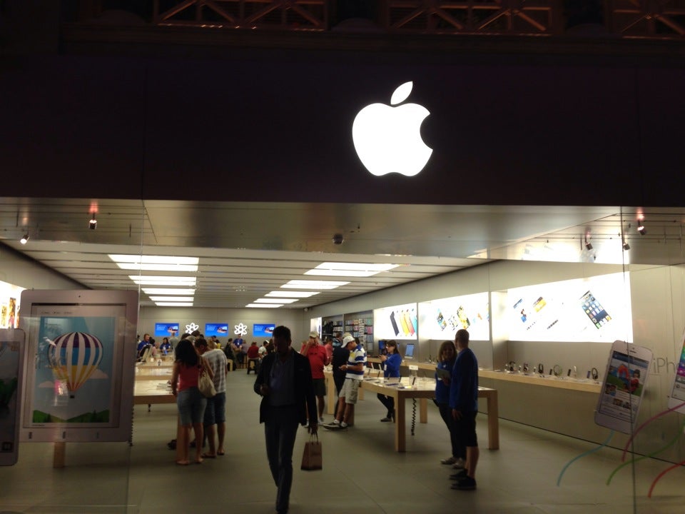 Apple Store in the Caesars Forum Shops in Las Vegas