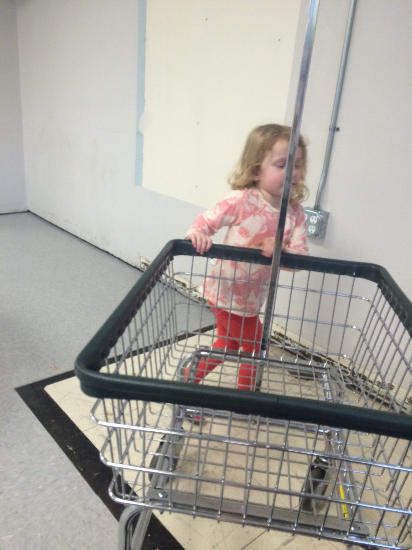 Maytag Laundromat, 1010 E Mitchell Ave, Waterloo, IA, Laundries MapQuest