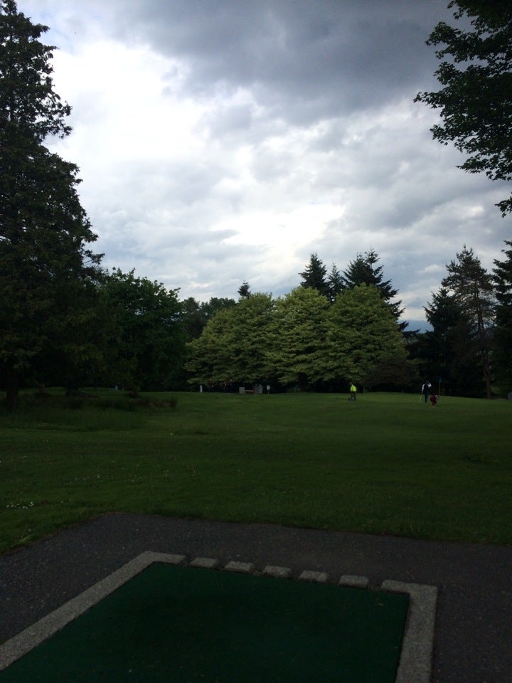 Queen Elizabeth Pitch & Putt, Cambie St & W 33rd Ave, Vancouver, BC