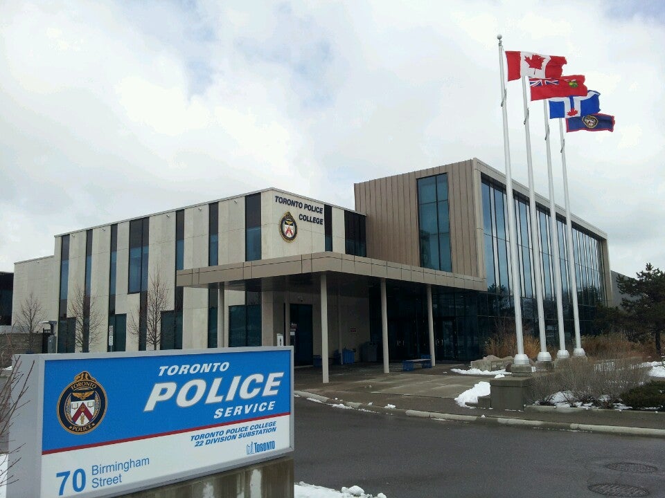 22 Division Toronto Police Service, 3699 Bloor St W, Toronto