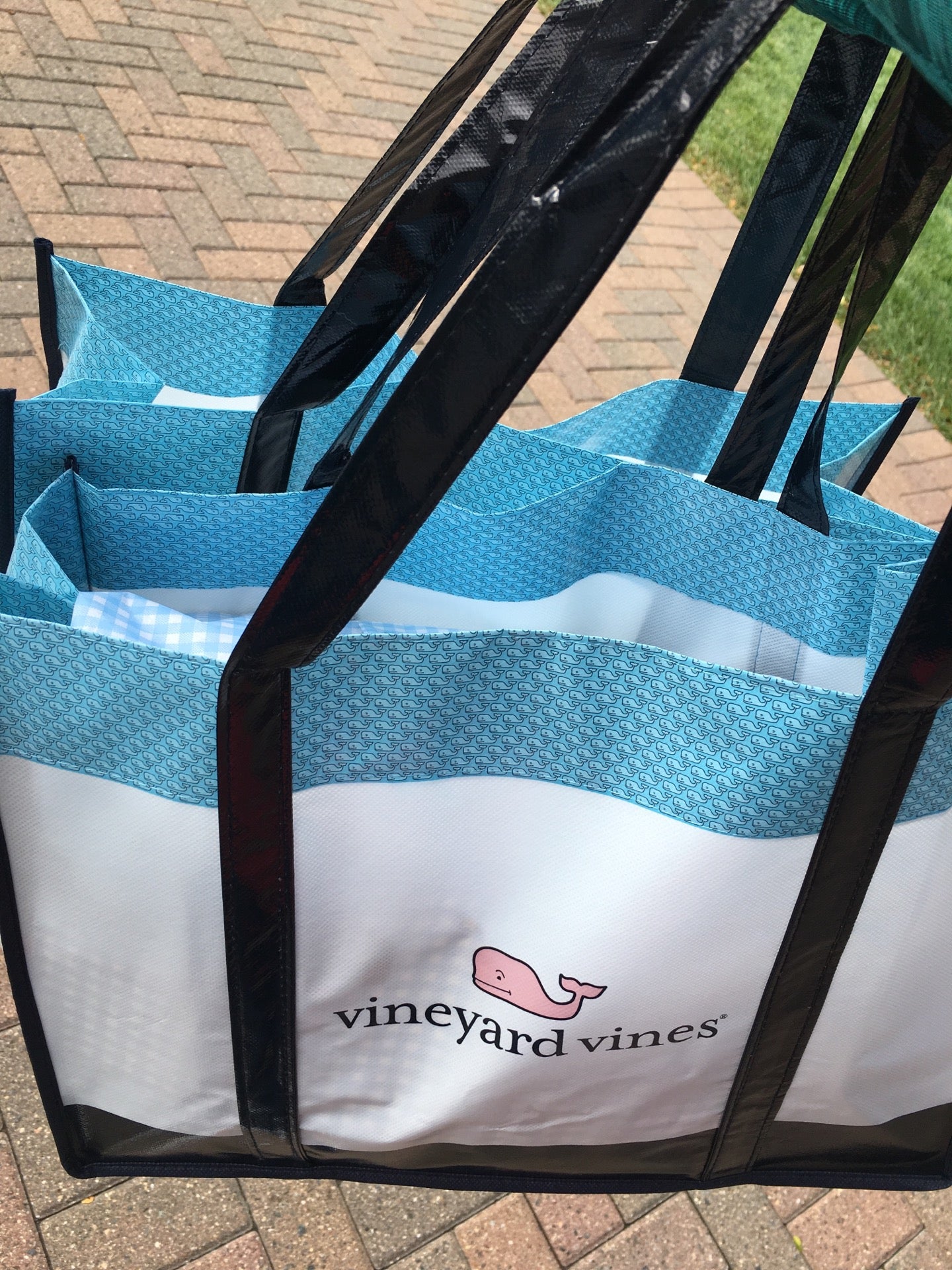 Now open in Edina, Vineyard Vines aims for niche set in Galleria