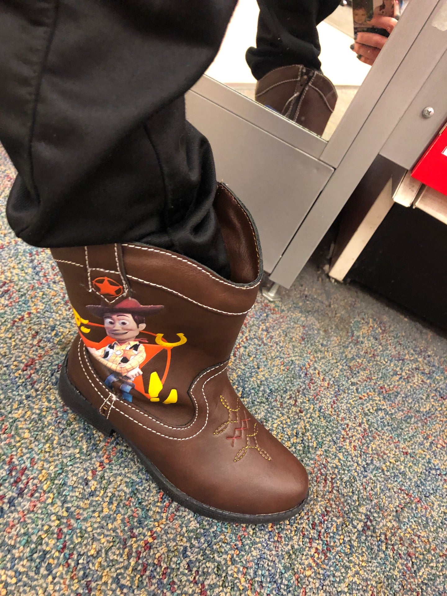 Shoe Carnival, 3247 N Pleasantburg Dr, Greenville, SC, Rubber & Plastic