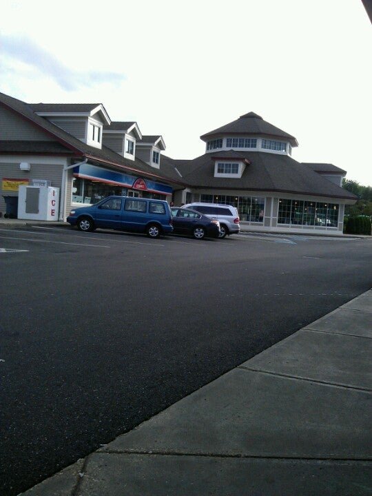 Lee Service Plaza, Massachusetts Tpke, Lenox, MA, Truck Stops & Plazas -  MapQuest