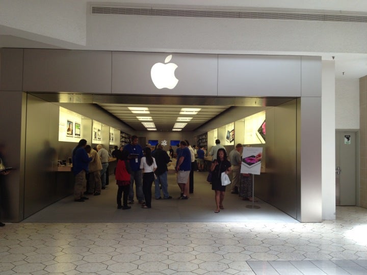 Briarwood - Apple Store - Apple