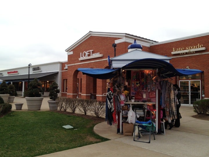 Leesburg Premium Outlets, 241 Fort Evans Rd NE, Leesburg, VA, Shopping  Centers & Malls - MapQuest