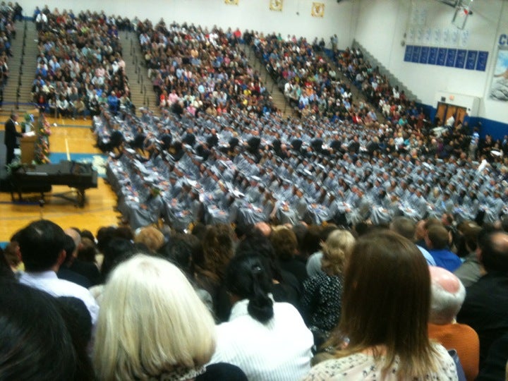 Vernon Hills High School, 145 Lakeview Pkwy, Vernon Hills, IL, Schools