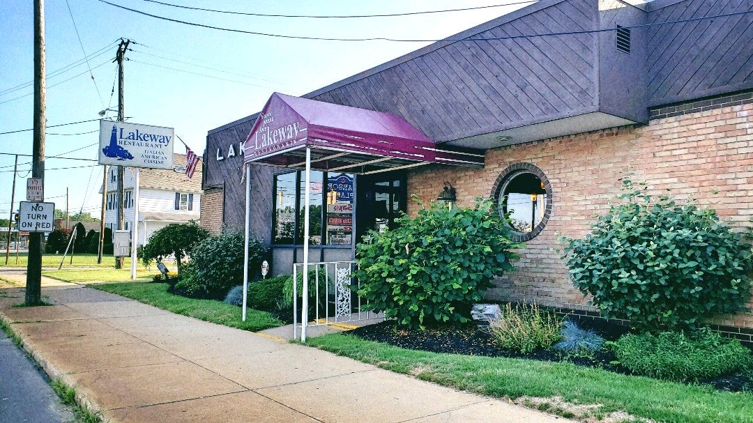 Lakeway Restaurant, 729 Lake Ave, Ashtabula, OH, Family restaurants