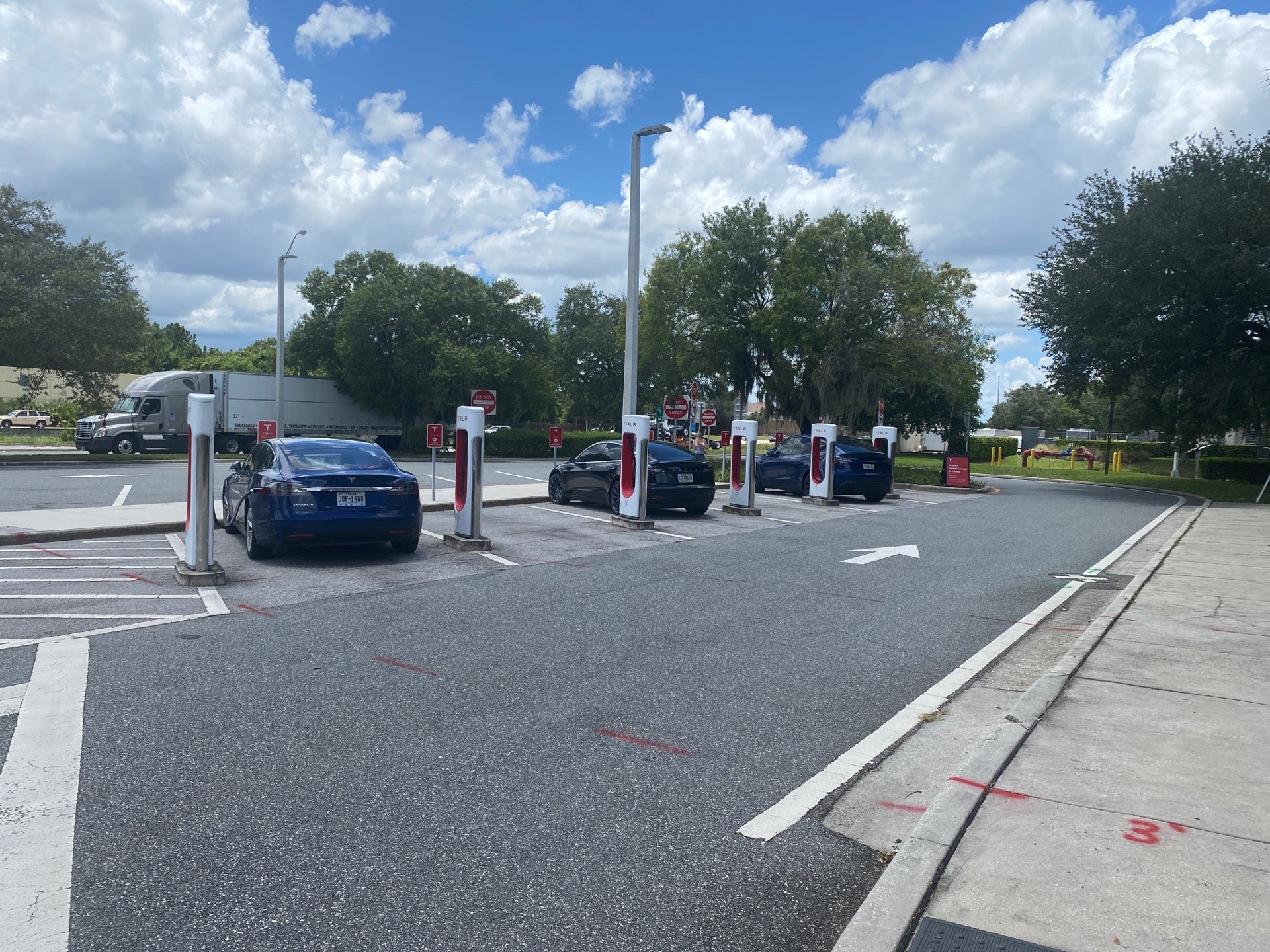 Tesla Supercharger Turkey Lake, Mile Marker 263 Florida Turnpike