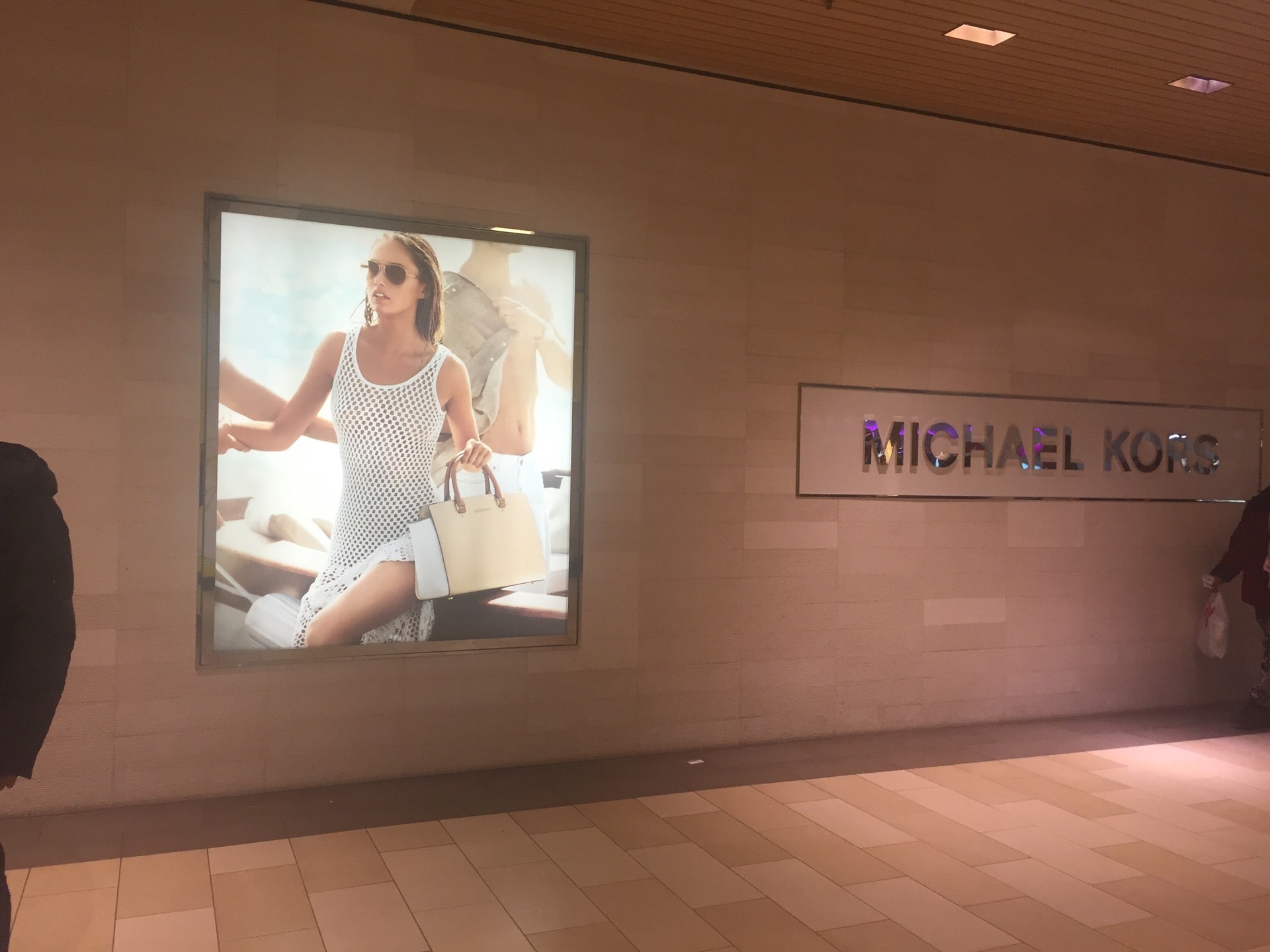 Michael Kors, 146 Christiana Mall, Suite 1461, Newark, DE, Accessories  Fashion - MapQuest